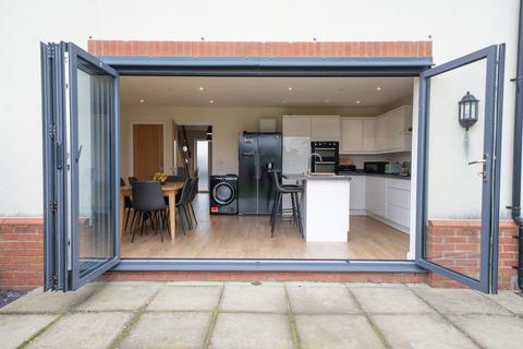 14 Cherry Close, Rogiet, Caldicot, NP26 3SQ
