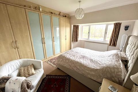 11 Fair Oak Lane, Chessington, KT9 2NS