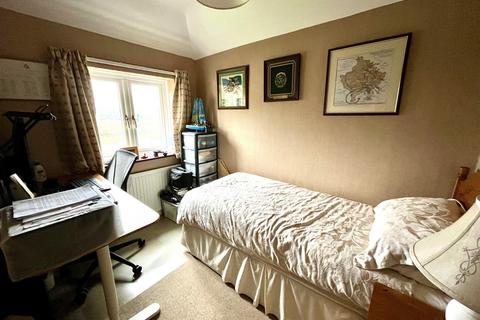 11 Fair Oak Lane, Chessington, KT9 2NS