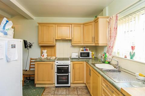 2 bedroom house for sale, Moxon Square, Wakefield WF1