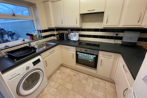 2 bedroom terraced house to rent, Blackbourne Road, Elmswell, IP30