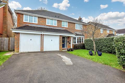 Pangdene Close, Burgess Hill, RH15