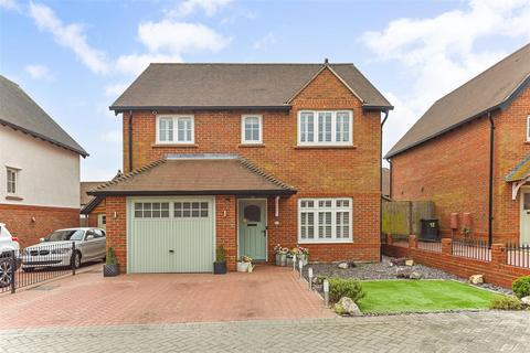 4 bedroom detached house for sale, Nash Close, Waterlooville