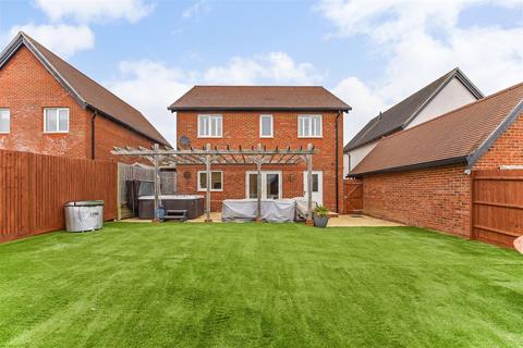 4 bedroom detached house for sale, Nash Close, Waterlooville