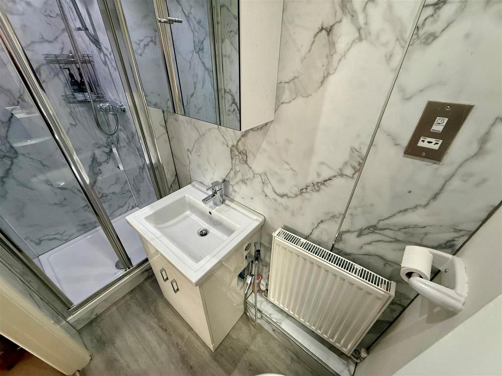 En suite shower room