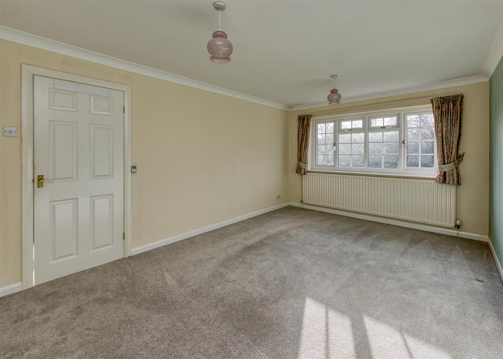 21 Ash Hill-bed1b.jpg