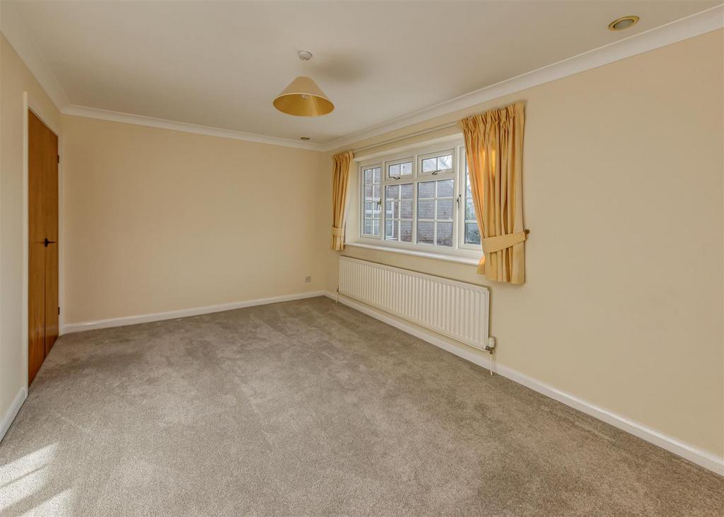 21 Ash Hill-bed2.jpg