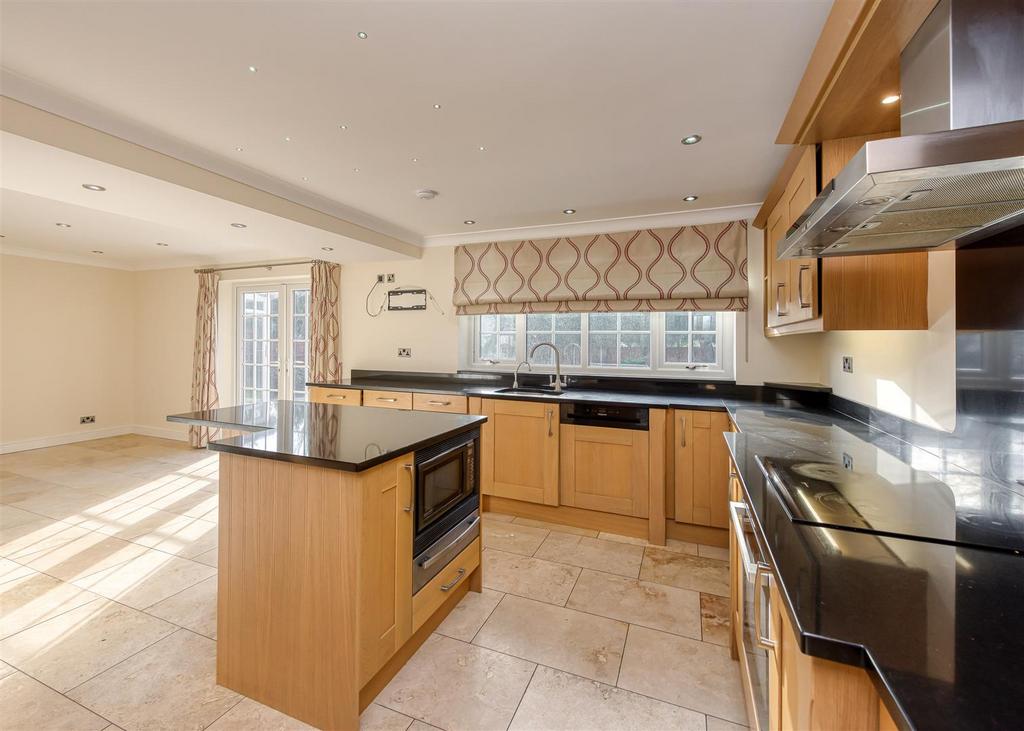 21 Ash Hill-kitchen2.jpg