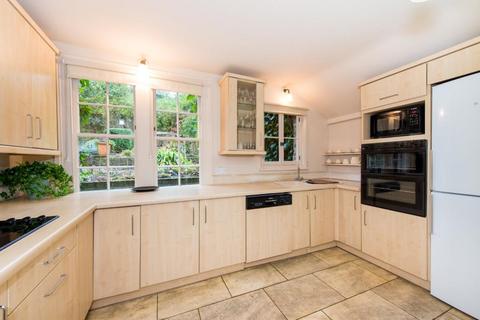 2 bedroom semi-detached house to rent, Frognal, Hampstead, NW3