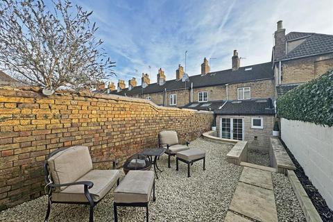 2 bedroom terraced house for sale, Adelaide Street, Stamford