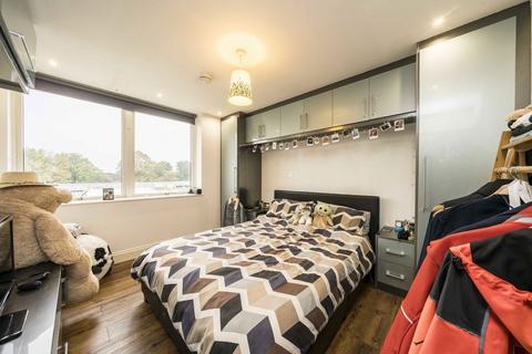 1 bedroom flat for sale, St. Johns Road, Isleworth TW7