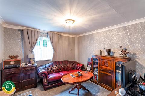 2 bedroom end of terrace house for sale, Tranquil Walk, New Rossington, Doncaster