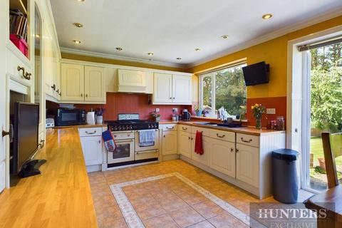 4 bedroom semi-detached bungalow for sale, High Mill Drive, Scarborough