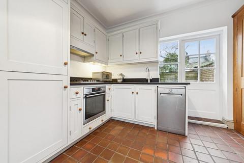 2 bedroom terraced house to rent, Lodge Avenue, London SW14