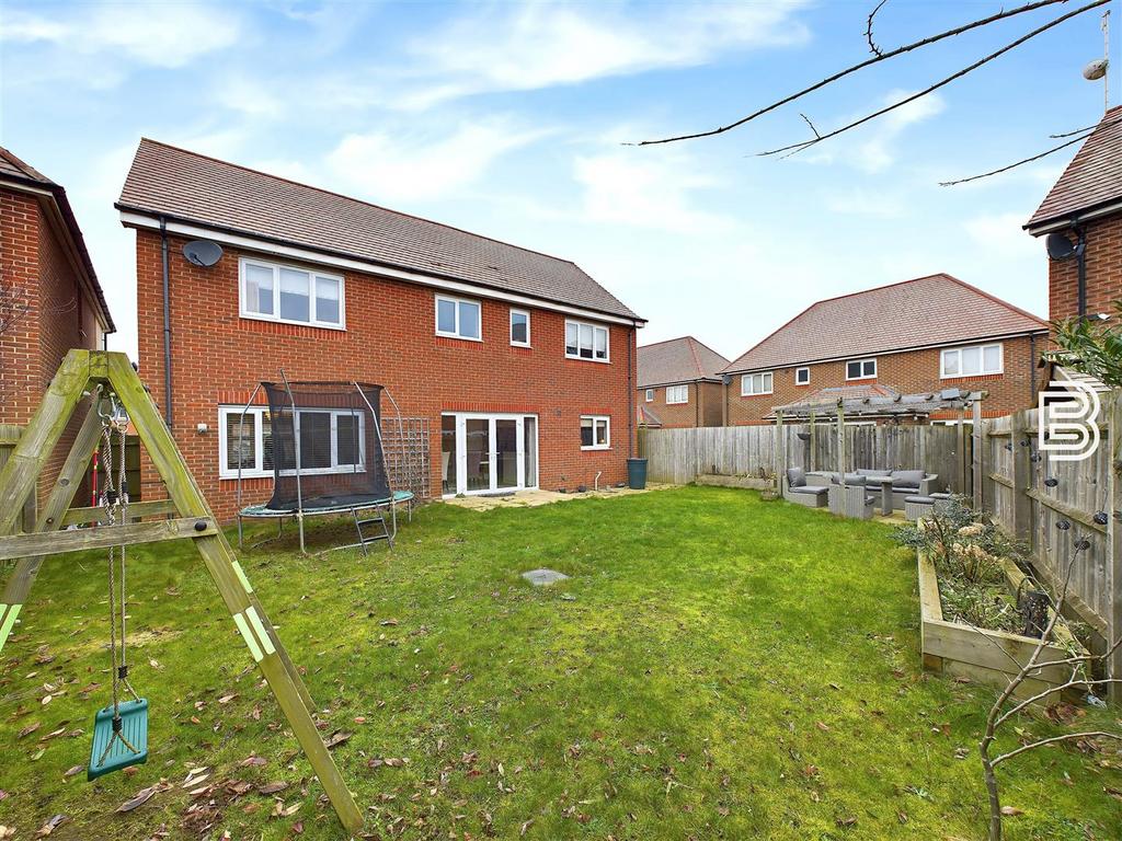Rear Garden (2).jpg