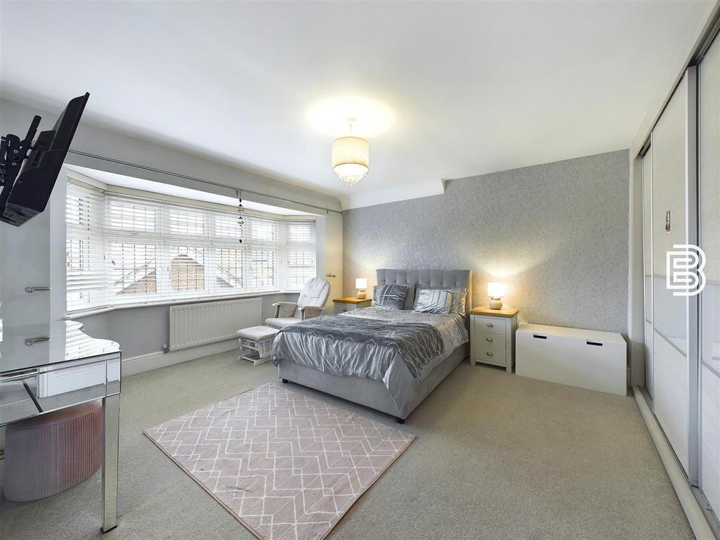 Bedroom 1.jpg