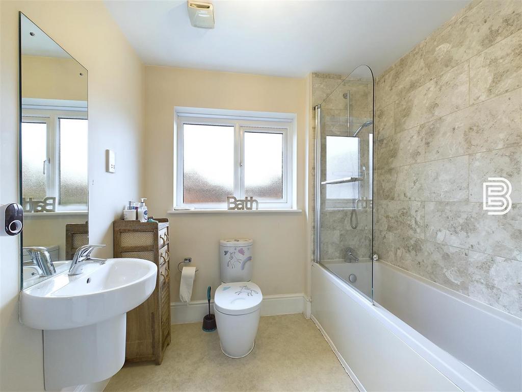 Family Bathroom.jpg