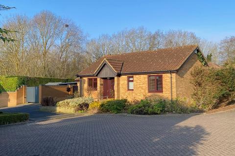 2 bedroom bungalow for sale, Falconers Rise, East Hunsbury, Northampton, NN4 0RJ