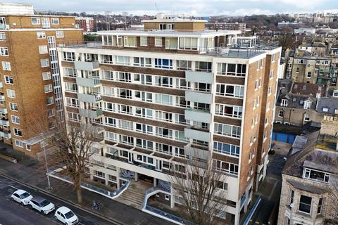 2 bedroom flat to rent, BOWEN COURT 31-35, THE DRIVE, HOVE, EAST SUSSEX, BN3