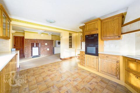 4 bedroom detached house for sale, The Street, Halvergate, Norwich