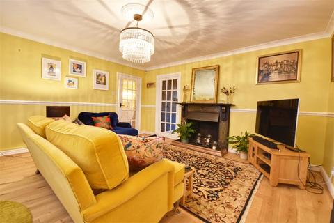 4 bedroom house for sale, Main Street, Peasmarsh, Rye