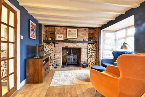 4 bedroom house for sale, Main Street, Peasmarsh, Rye