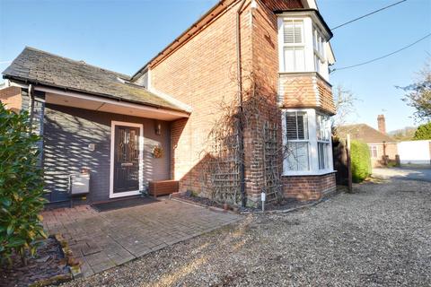 4 bedroom house for sale, Main Street, Peasmarsh, Rye