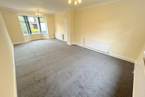 3 bedroom semi-detached house to rent, Crumpsall, Manchester M8