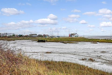 4 bedroom terraced house for sale, Saltcote Maltings, Heybridge, Maldon