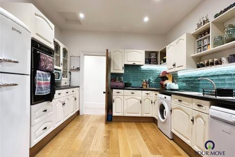 2 bedroom flat for sale, Lyon Street, West Sussex PO21