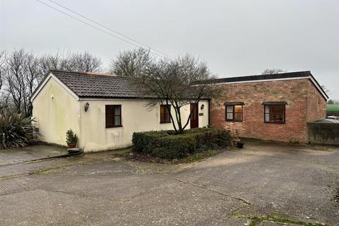 2 bedroom detached bungalow to rent, Lower Holditch Lane, Lower Holditch EX13