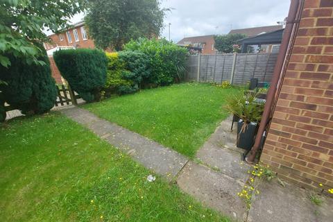 12 Branton Close, Luton, LU2 9TY