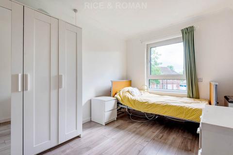 1 bedroom retirement property for sale, Queen Elizabeth Road, Kingston Upon Thames KT2