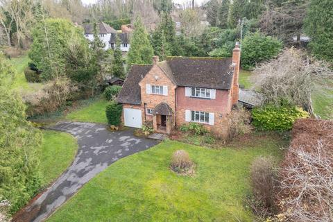 3 bedroom detached house for sale, Garden Close, Leatherhead, Surrey, KT22