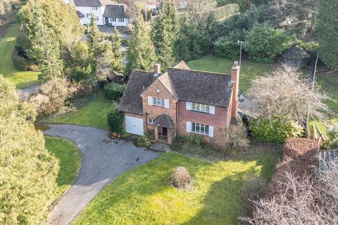 3 bedroom detached house for sale, Garden Close, Leatherhead, Surrey, KT22