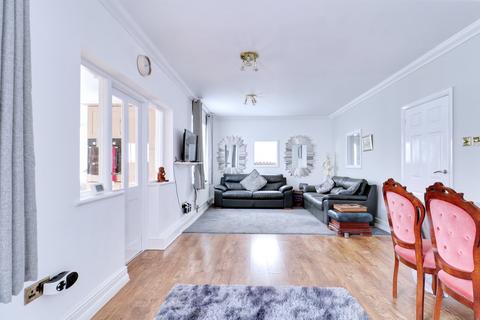 63 Askwith Road, Rainham, RM13 8EL