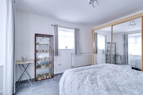 63 Askwith Road, Rainham, RM13 8EL