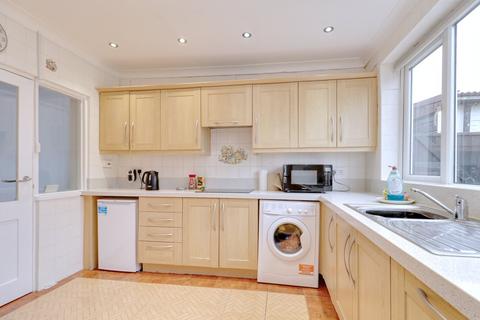 63 Askwith Road, Rainham, RM13 8EL