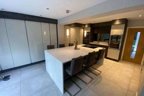 5 bedroom detached house for sale, 130 Chadderton Park Road, Chadderton, OL9 0QT