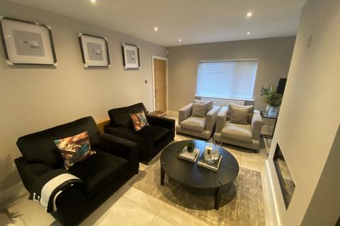 5 bedroom detached house for sale, 130 Chadderton Park Road, Chadderton, OL9 0QT