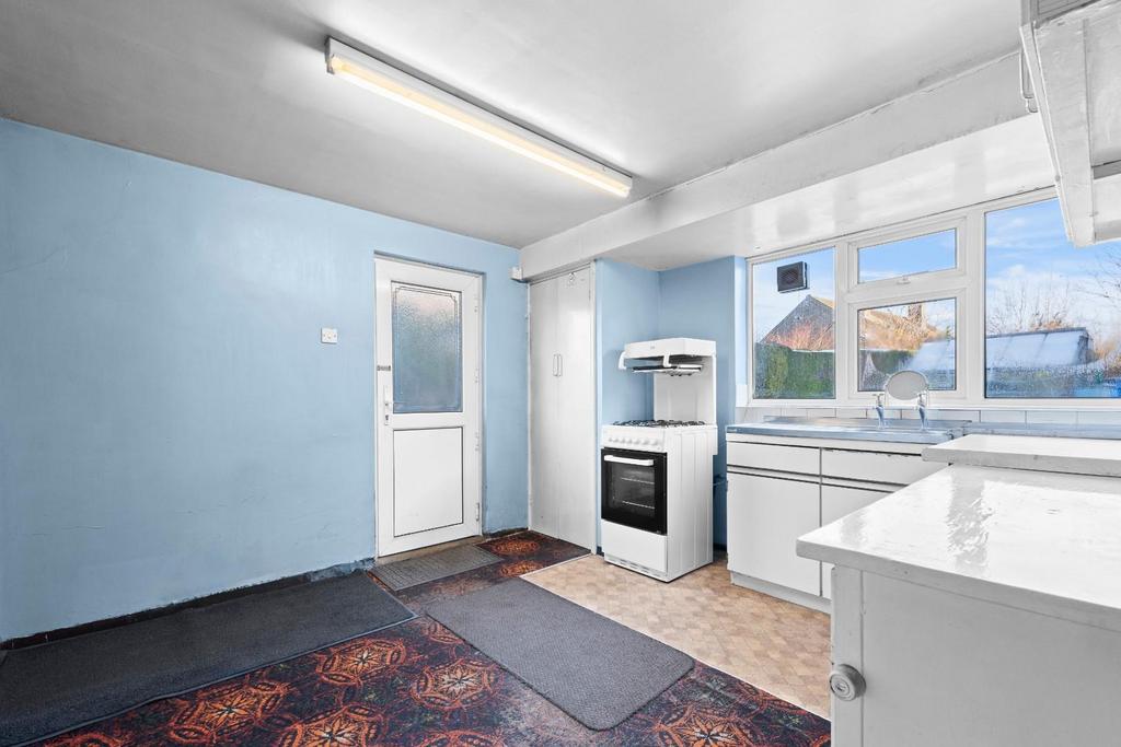 KITCHEN 02.jpg