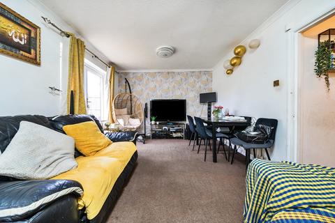 21 Regents Close, Hayes, UB4 8JY