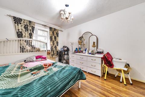 21 Regents Close, Hayes, UB4 8JY