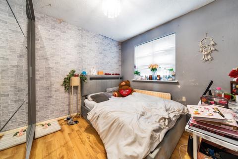 21 Regents Close, Hayes, UB4 8JY