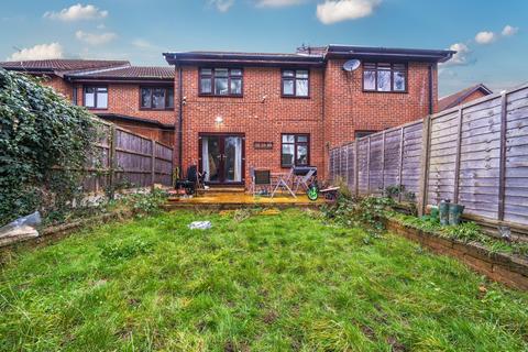 21 Regents Close, Hayes, UB4 8JY