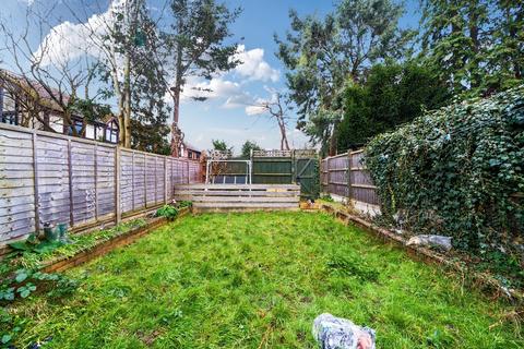 21 Regents Close, Hayes, UB4 8JY