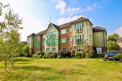 2 bedroom flat to rent, Watery Lane, Turnford