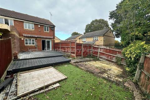 3 bedroom semi-detached house for sale, Foxmead Close, Oakwood, EN2