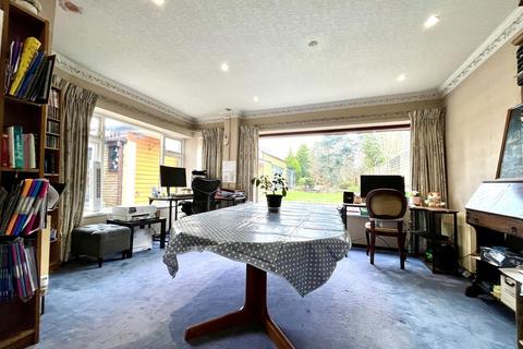 undefined, Leatherhead Road, Chessington, Surrey. KT9 2HN