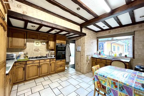 undefined, Leatherhead Road, Chessington, Surrey. KT9 2HN